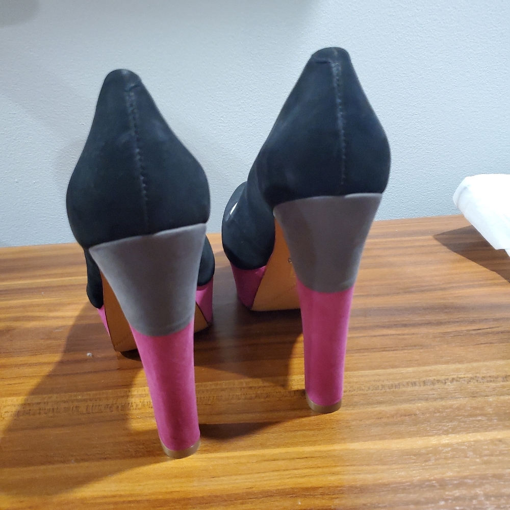 Shoes - Picture 9 of 9